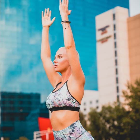 Meet your Posher, Acacia - Picture 4 of 8